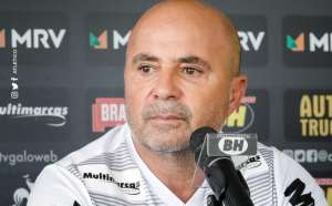 Sampaoli relaciona seis gringos, sendo que três devem ser titulares