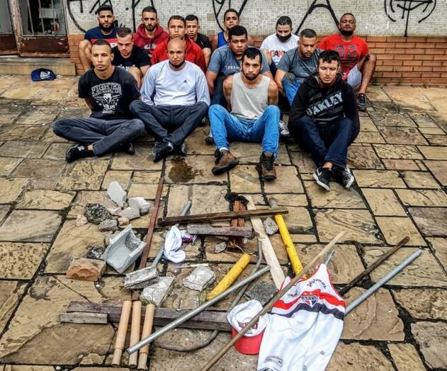 Ministério Público denuncia torcedores por ataque ao ônibus do São Paulo