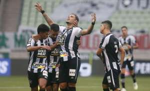 Rafael Navarro valoriza gol pelo Botafogo e celebra oportunidade aos jovens
