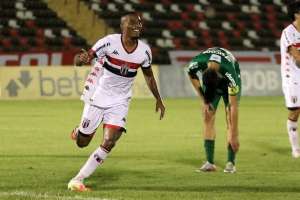 Botafogo-SP tenta manter lateral 