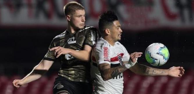 São Paulo: de 7 pontos na frente para 7 pontos atrás