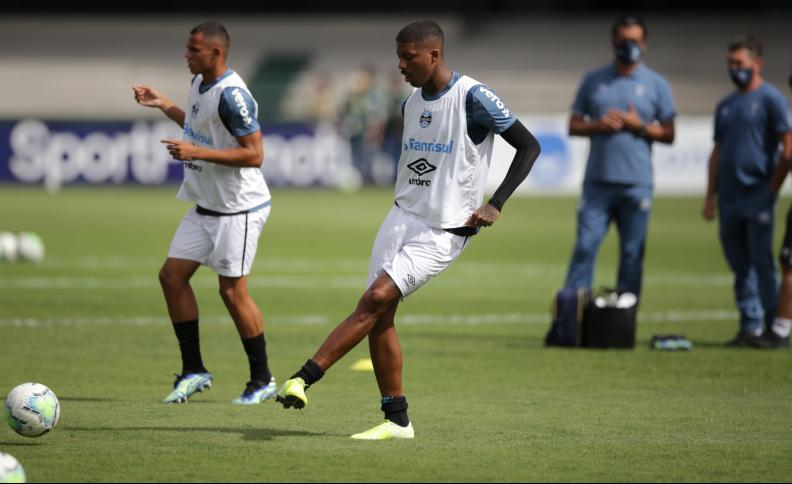 Grêmio tenta evitar diante do Santos o sétimo jogo sem vitória no Brasileiro