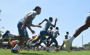 Desfalcado, Santos tenta iniciar recuperação por volta à Libertadores