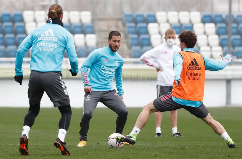 Franquia de lanches indica ausência de jogador do Real no treino devido à promoção