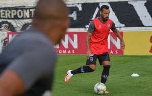 Atacante muda de ideia após hat-trick e seguirá na Ponte Preta para o Paulistão