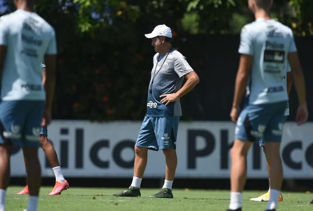 Cuca despista sobre permanência no Santos após o Brasileirão: “Depois vemos”