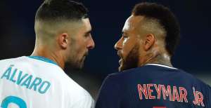 Desafeto de Neymar é multado por falta de máscara e xinga agente do aeroporto