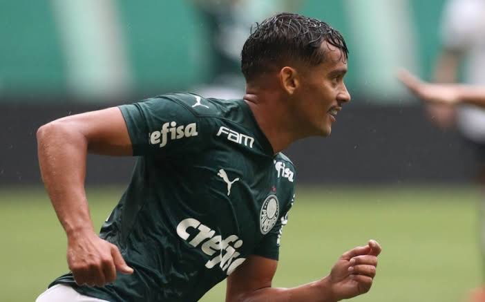 Após confusão com a polícia, jogador do Palmeiras “culpa” torcedor do clube
