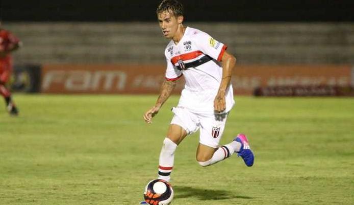 Rebaixado à Série C, Botafogo dispensa atacante acusado de agredir a mulher