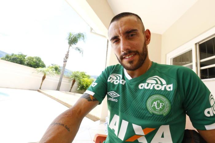 Cruzeiro ganha disputa com América-MG e encaminha acerto com lateral da Chapecoense