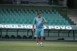 Em situação complicada, Coritiba já se planeja para 2021