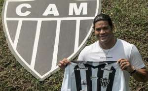 Apresentado, ex-Seleção lembra ídolos e fala em fazer história no Atlético-MG