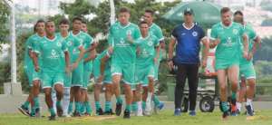 Com desfalques, Glauber Ramos confirma goleiro para confronto direto do Goiás