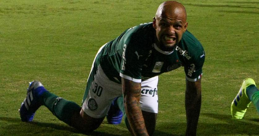 Felipe Melo revela como orienta garotos do Palmeiras: ‘Chego na porrada também’