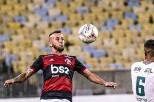 Ex-Flamengo, lateral-direito está próximo de acertar com time do Brasileirão
