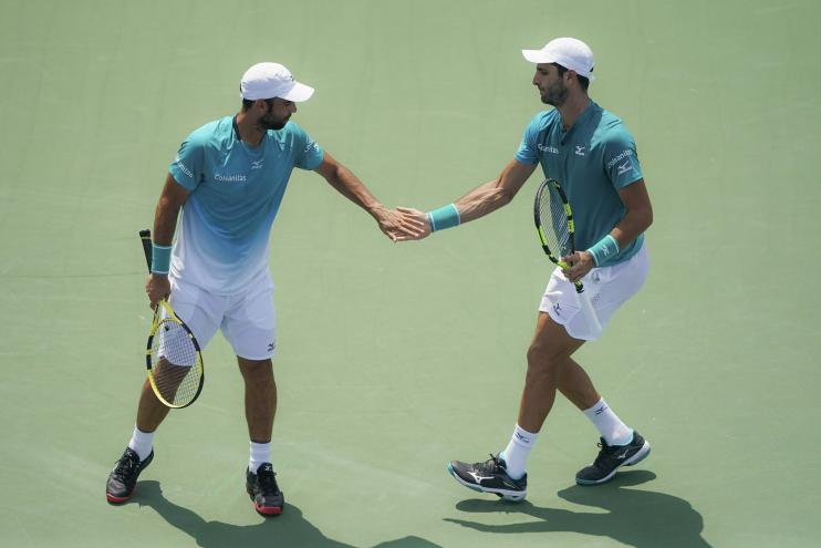 Tênis: Bruno Soares vence e vai jogar final em Melbourne; Thiago Monteiro é eliminado