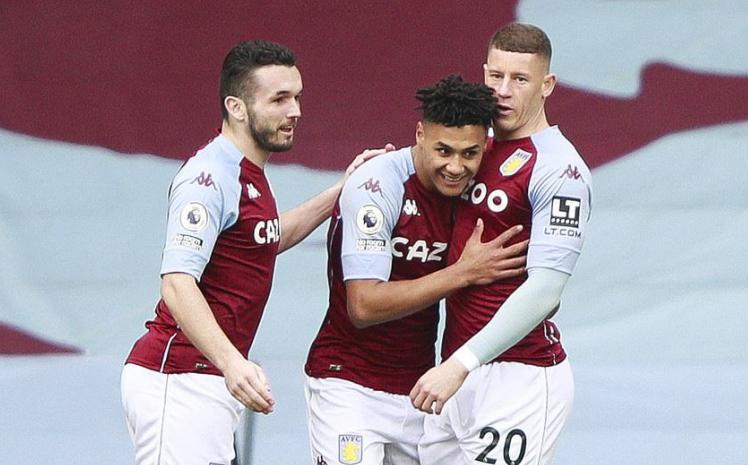 INGLÊS: Arsenal leva gol cedo, é derrotado pelo Aston Villa e se complica