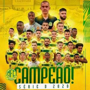 Eduardo Batista fala em acesso à Série B e herói festeja: 