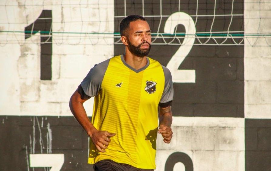 Giva. (Foto: Rennê Carvalho/ABC F.C.)