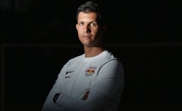 Maurício Barbieri, técnico do Red Bull Bragantino. Foto: RB Bragantino/Twitter