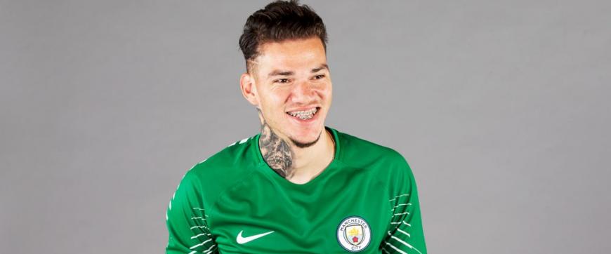 Guardiola cogita colocar goleiro brasileiro para bater pênaltis: “Cara com personalidade”