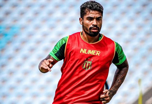 Cruzeiro chega a acordo com meia da Série B e fecha até o Mineiro de 2022