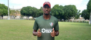 Piauiense: Zagueiro revelado pelo Vasco frustra Penarol e acerta com Fluminense
