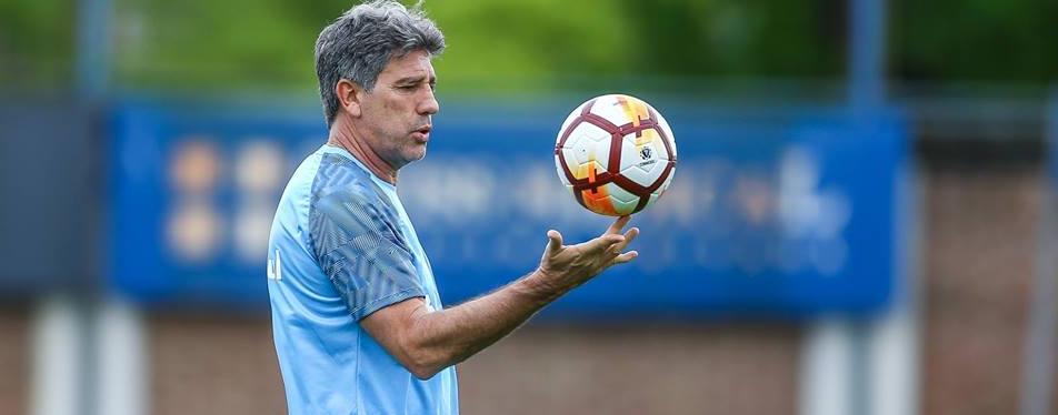De olho na final da Copa do Brasil, Renato alerta para erros defensivos do Grêmio