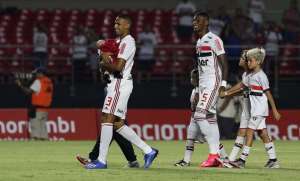 Gigante do Brasileirão está de olho na contratação de zagueiro do São Paulo