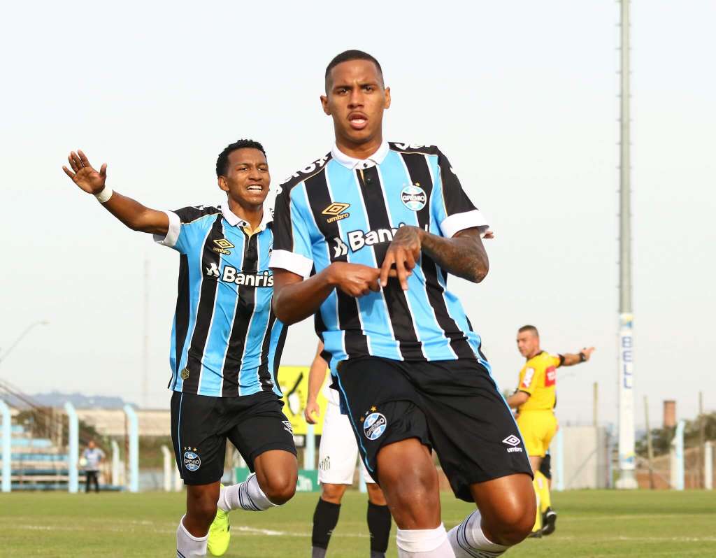 Rebaixado na Série B, Paraná encaminha chegada de atacante do Grêmio por empréstimo