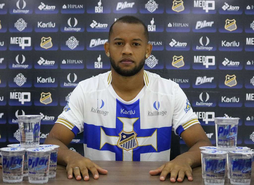 Lelê foi apresentado nesta terça-feira pelo Água Santa (Foto: Michael Sanches / Água Santa)