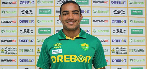 Após inédito acesso, Cuiabá confirma a saída de três jogadores