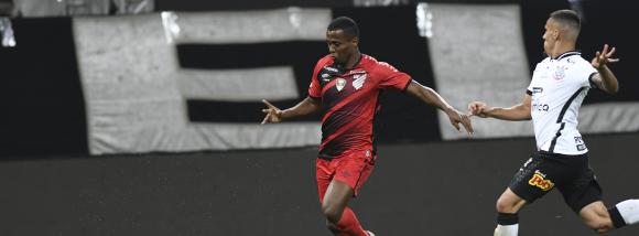 Corinthians 3 x 3 Athletico-PR – E seguem as emoções pela oitava colocação…