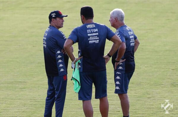 “Chateado”, Luxemburgo ainda acredita na permanência do Vasco