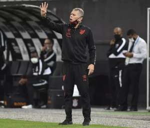 Autuori vê Athletico-PR na briga por Libertadores após empate