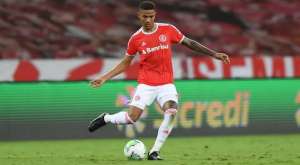 Árbitro explica em súmula expulsão de jogador do Inter: 