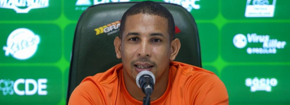 Saída de Felipe Tigrão motivou permanência de ex-Ponte no Guarani, revela atacante