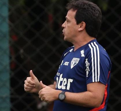 Fernando Diniz valoriza posse de bola