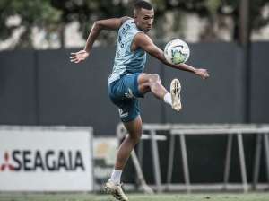 Atacante do Santos revela torcida por tropeço do Corinthians