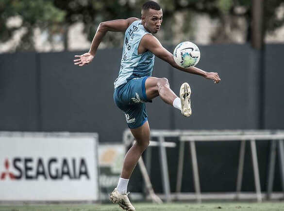 Atacante do Santos revela torcida por tropeço do Corinthians