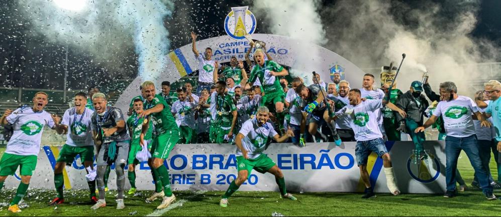 Comemoração de título da Chapecoense pode ter aumentado casos de Covid-19 em Chapecó