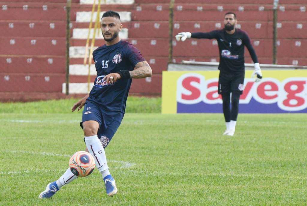 Renan Paulino em ação com a camisa do Sertãozinho (Foto: Luciano André / Sertãozinho F.C)