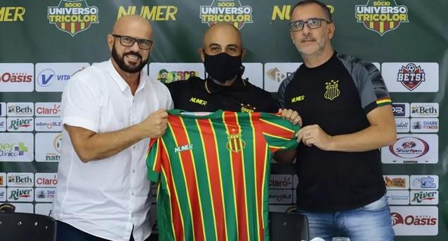 Maranhense: Na apresentação de técnico, Sampaio Corrêa confirma reforços