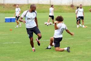 Paulistão: Ponte Preta renova contrato com ex-zagueiro do Botafogo