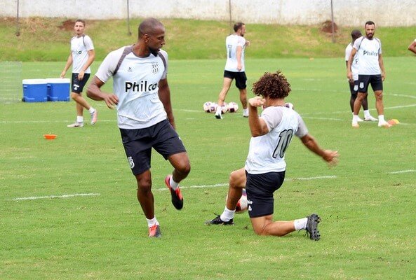 Paulistão: Ponte Preta renova contrato com ex-zagueiro do Botafogo