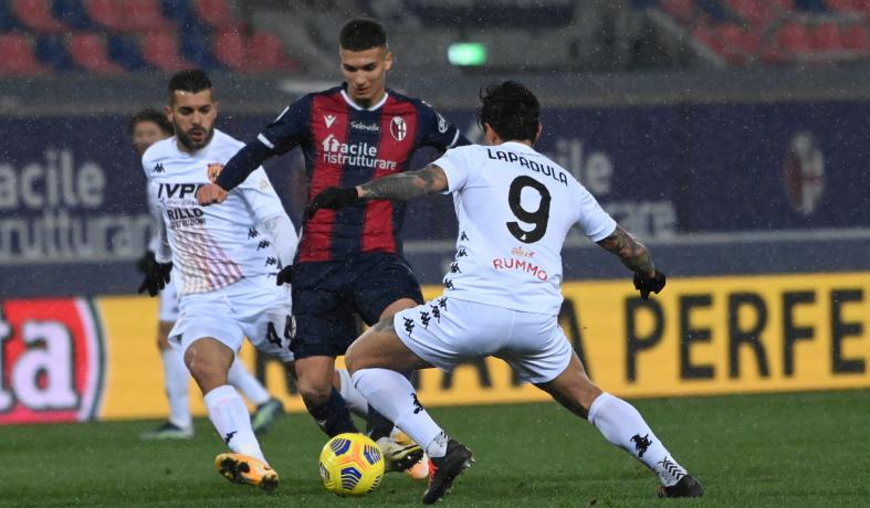 Bologna e Benevento ficaram no empate em 1 a 1 pelo Italiano