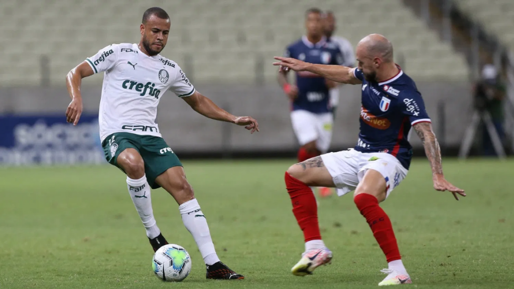 Palmeiras e Fortaleza se enfrentam neste domingo
