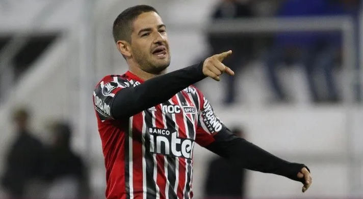 Time dos EUA indica a contratação de Alexandre Pato nas redes sociais