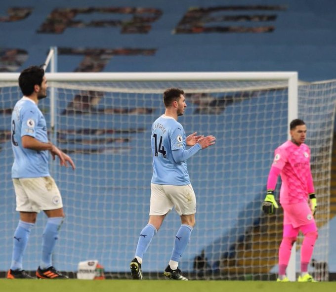 INGLÊS: Manchester City vence Tottenham e mantém folga na liderança