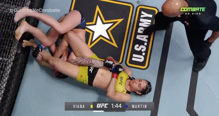 Polyana finalizou. Foto: reprodução Canal Combate